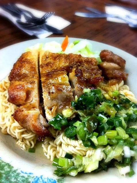 chicken chop nissin noodles|willzさん