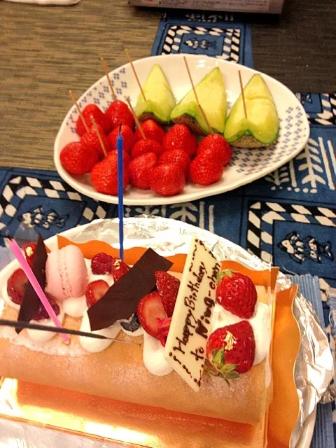 Cake-roll & fruits|Ning PinkRabbitzzさん