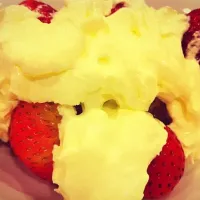 Strawberry w/ whipped cream|Avliya Asya Apsariさん