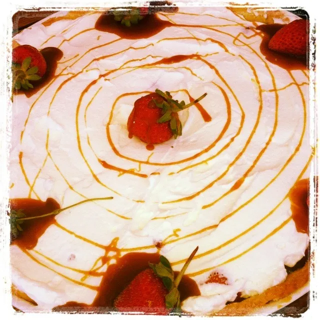 strawberries chantilly caramel tart|Celine Cossou-Bordesさん