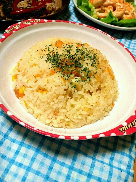 Snapdishの料理写真:炊飯器でエビピラフ|めぐさん