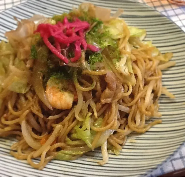 昼餉は、ソース焼きそば|ヴェローナのパン屋さんさん