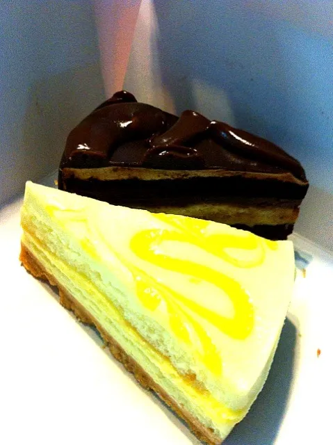 Chocolate caramel cake & Lemon cheesecake|ayizhenさん