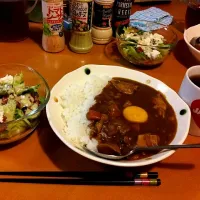 月見カレーとシーザーサラダ|パピーさん