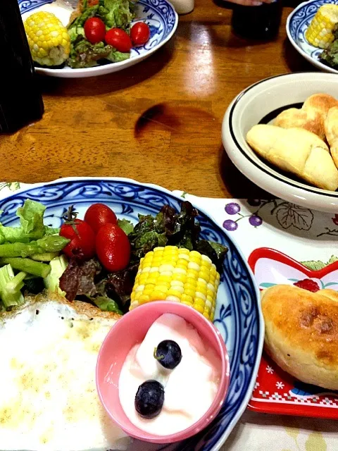 目玉焼きの朝ごはん|まゆさんさん