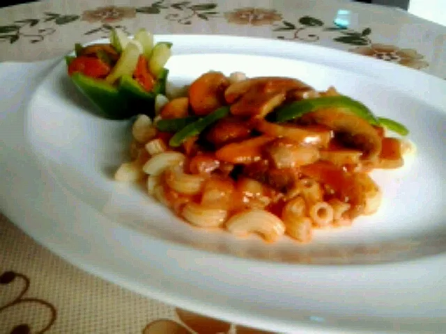 Elbow pasta in fresh tomato pineapple sauce|Marilyn Mari-Sanielさん