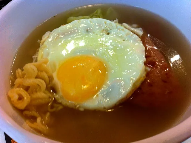 HK's fav breakfast spam egg instant noodles|willzさん