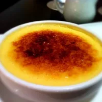 Snapdishの料理写真:vanilla creme bruleé|Arra Noorさん