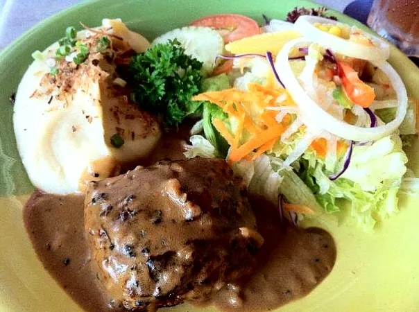 Snapdishの料理写真:Black Pepper Chicken Chop|Shiroi Yukiさん