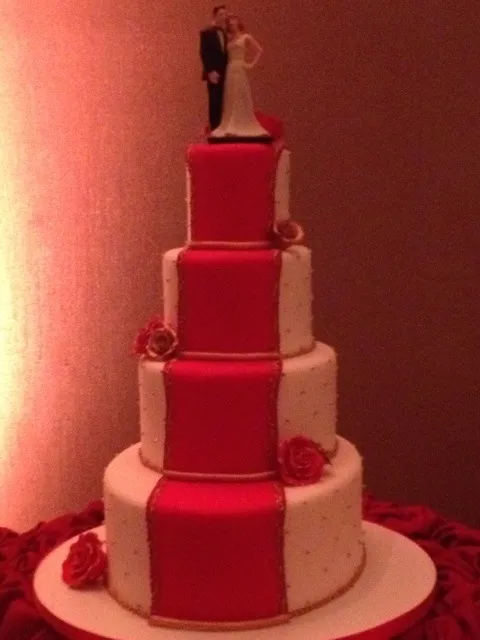 gorgeous cake for the red carpet gala|Gala Cuisineさん