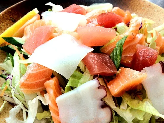 Sashimi salad|Nicholas Tayさん