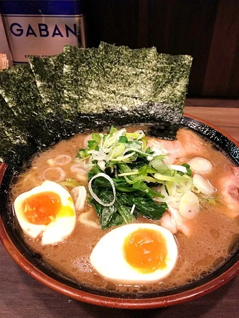 晩御飯。研修終わって、メニュー会議の末、のりたまラーメン。|あきらさん