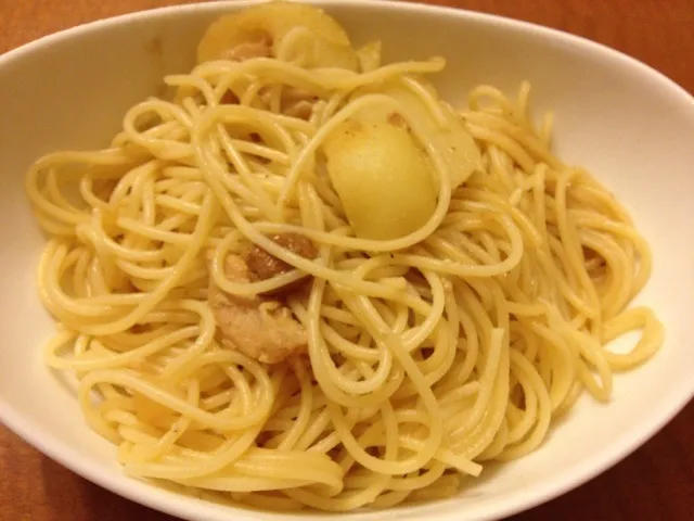 手作りジャガイモと鳥肉のコンソメしょうゆスパゲッティー|りすなさん