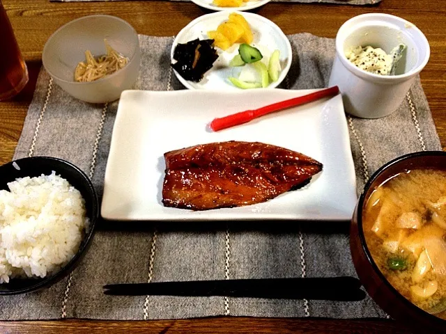 鯖の味醂干し スナップエンドウのクリームチーズサラダ 浅漬け等|あゆみさん