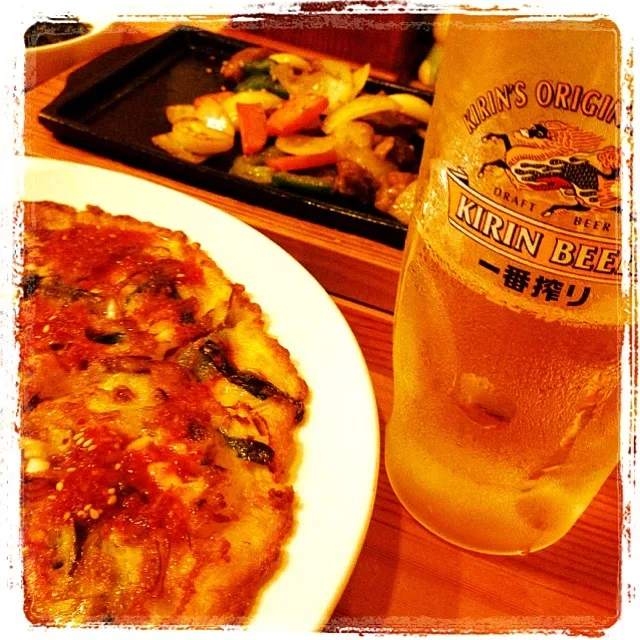 Snapdishの料理写真:チヂミに砂肝にビール！！最高です( ´ ▽ ` )ﾉ|piyo_10mさん