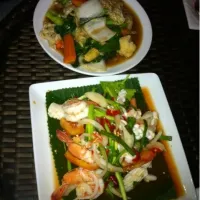 yam talay- spicey seafood salad and mixed veggies|Kevin Boydさん