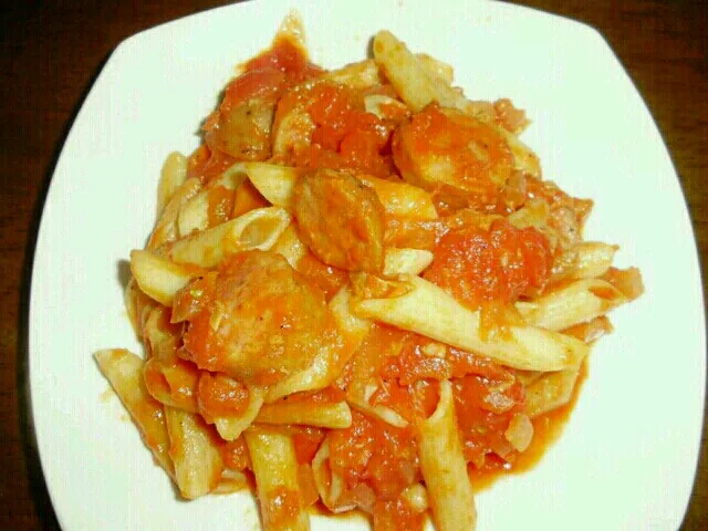 penne pasta ... sausage ,tomato sauce|shokarenさん