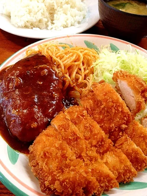 Snapdishの料理写真:ハンバーグ＆チキンカツ #昼ごはん #昼飯|Takashi H.さん