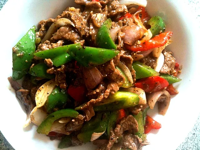 Stir Fry Sliced Beef with Bell Pepper|Shiroi Yukiさん