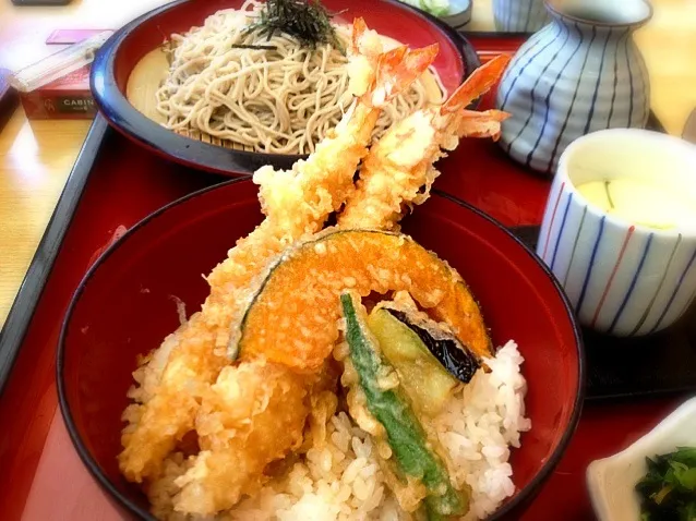 天丼ざる蕎麦セットを2人でわけわけ❤|きっきー🥰さん