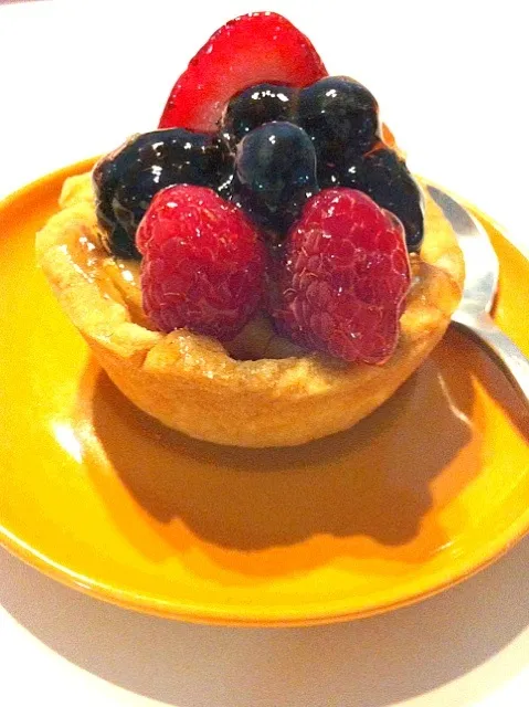 Snapdishの料理写真:Berry tart.|ayizhenさん