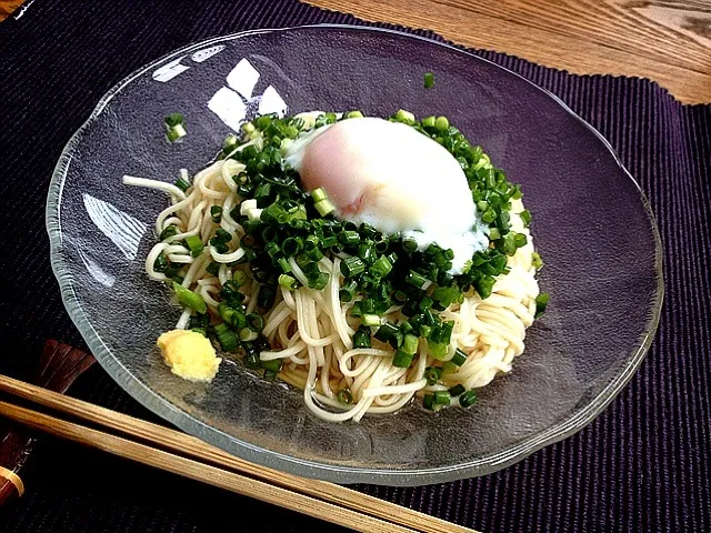 ぶっかけ素麺のネギたっぷり温玉のせ！|koji toyodaさん