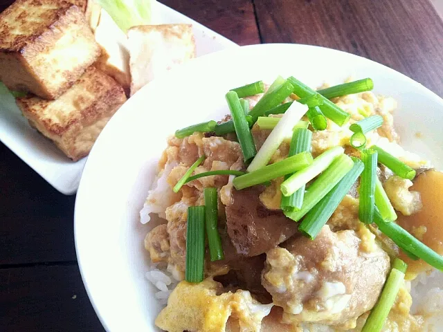 鶏じゃがリメイク親子丼&厚揚げバター醤油|ちぇんさん