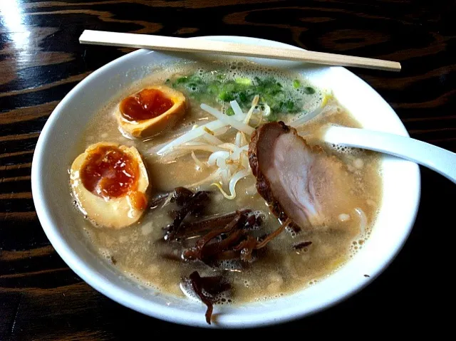 Snapdishの料理写真:極醤油ラーメン|Ken Coolwaterさん