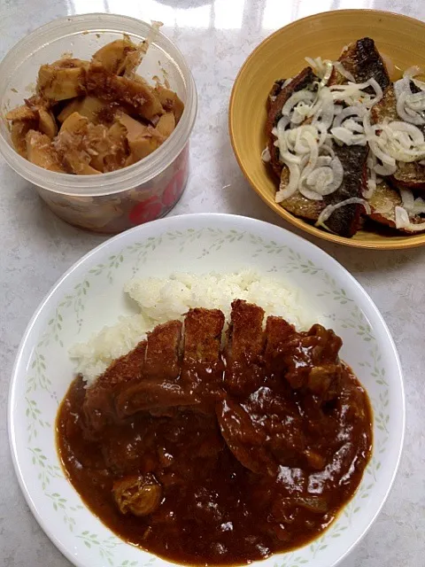 Snapdishの料理写真:カツカレー、鯵の南蛮漬け、破竹の土佐煮|かまさん