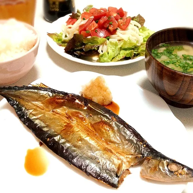 秋刀魚の開き・ごろごろトマトのサラダうどん・ズッキーニと揚げの味噌汁|kie3さん