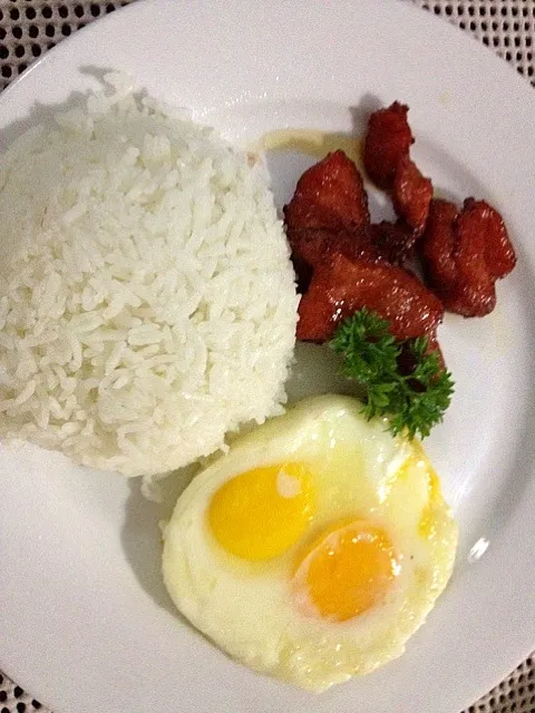 Snapdishの料理写真:tocino and egg for breakfast|ken miyahiraさん