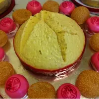 Snapdishの料理写真:brother's Chinese bridal cake|Neve Leungさん