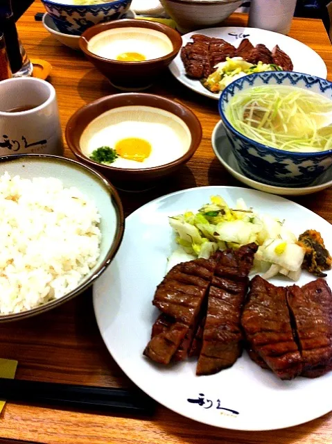 牛タン定食＊利休 博多店|とうめいさん