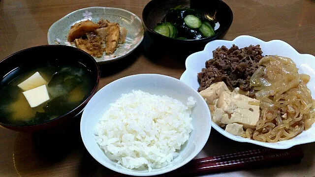 牛肉のすき焼き風炒めものとたけのこの煮物、キュウリとワカメの酢の物|kirihara yuneさん