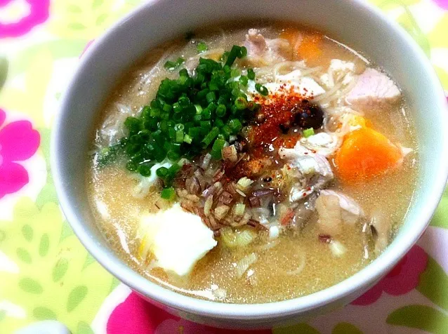 鶏胸肉とシメジ入り味噌味ミョウガのせ煮麺|foochanさん