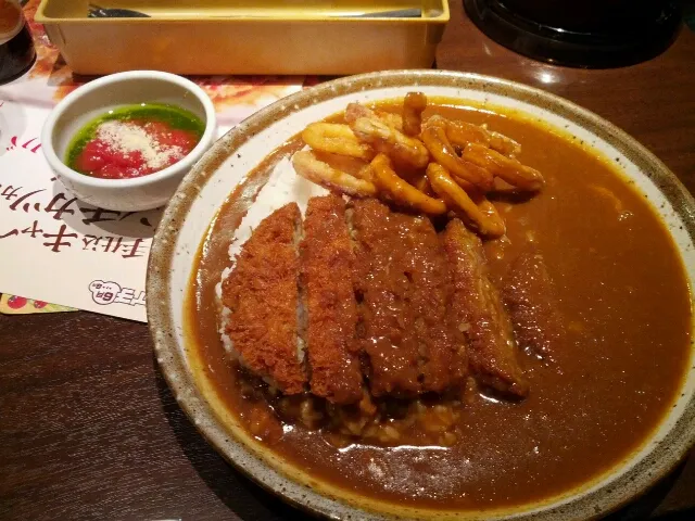 手仕込みメンチカレーとイカ、ジェノバソース|しーちゃんさん