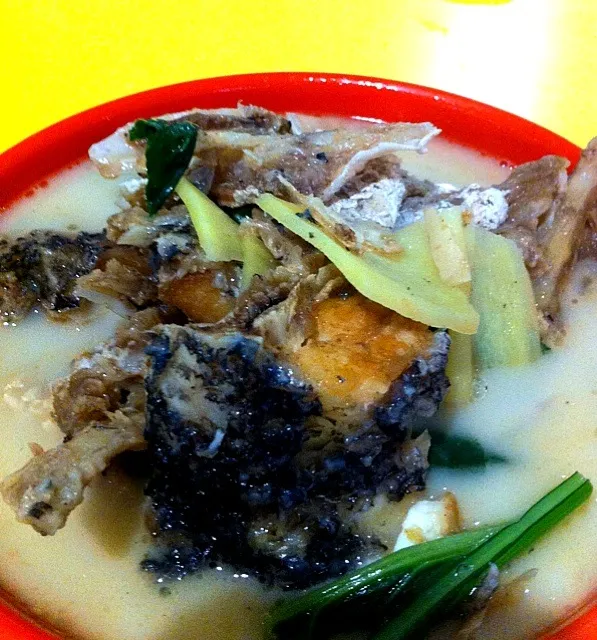 fish head bee hoon soup|mikko tanさん