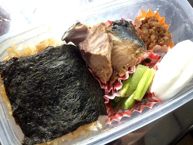 Snapdishの料理写真:あるもの突っ込んだ弁当|ぬぬ。さん