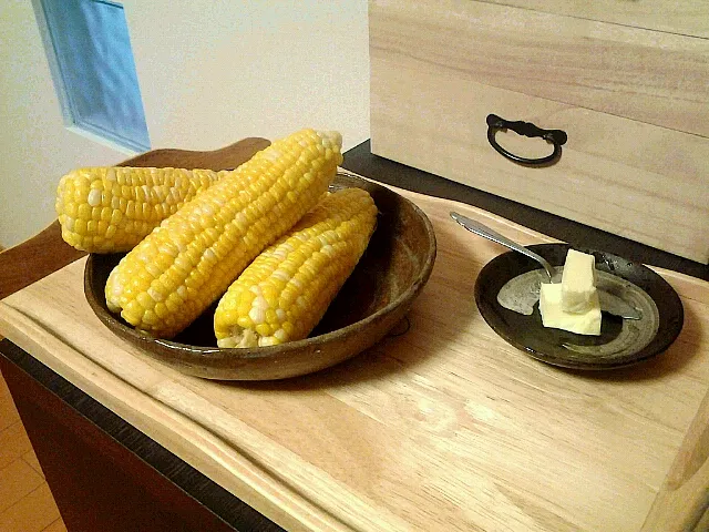 japanese sweet corn from hokkaido with butter|armieさん