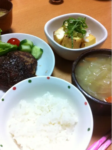 豆腐ハンバーグ♡厚揚げ焼き♡ご飯♡具沢山スープ|ミリィままちゃんさん