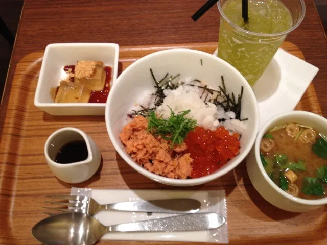 いくらと鮭丼|くーさん