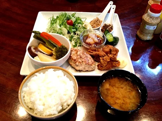 まぐろハンバーグ＋鳥の唐揚げ|阿部慎治さん