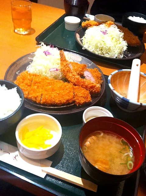 ダイバーシティでトンカツ定食♡|まみりんごさん