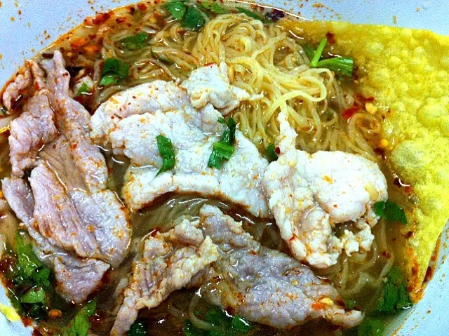 Egg noodle tomyum|Issara. 🍴さん