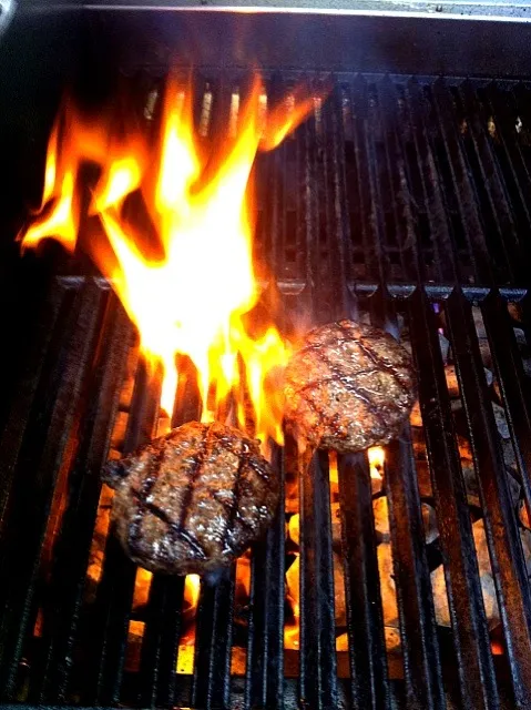 Char grilled wagyu beef patties|Rhythmiqueさん