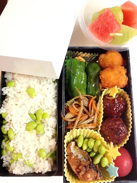 枝豆弁当       ピーマンにピーマン肉炒め詰め、肉団子、うずら玉子、鯖煮、きんぴら牛蒡|zcさん