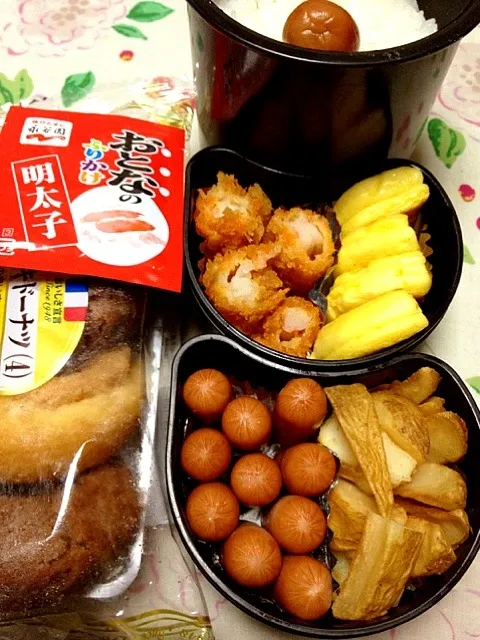 高３男子の本日のお弁当は、見事なまでの手抜き編。 #お弁当 #弁当|Takashi H.さん