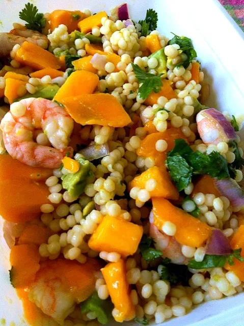 Snapdishの料理写真:Israeli Couscous shrimp mango red onion avocado cilantro lime|Evaさん