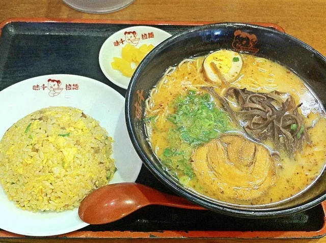 味千ラーメン、半チャーハンセット|Yas Nakさん