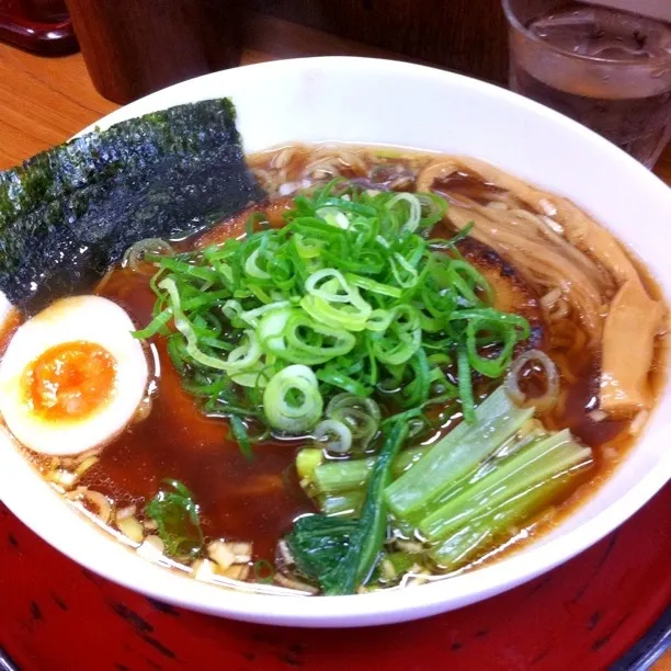 Snapdishの料理写真:鰹武士醤油麺。あっさり系、鰹節の風味がいい感じ|Masさん